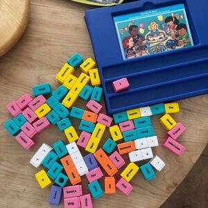 Sentence Builder linking cubes lakeshore learning